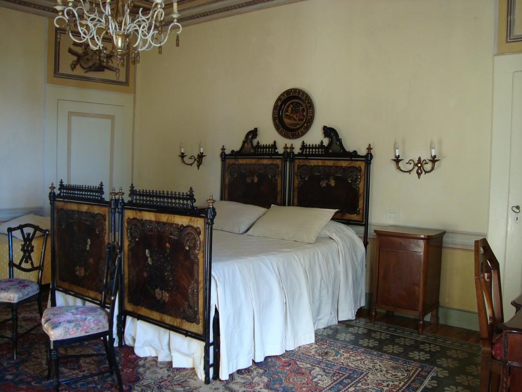 Castello Degli Angeli Hotel Carobbio degli Angeli Room photo