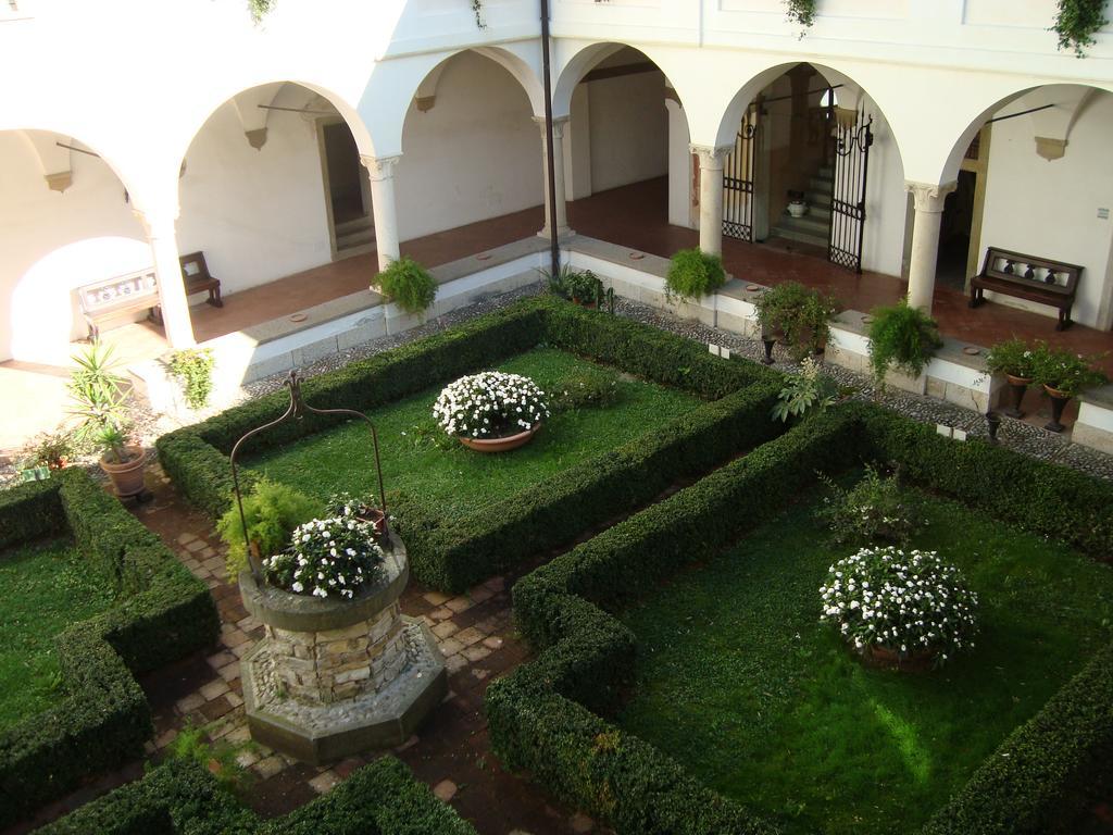 Castello Degli Angeli Hotel Carobbio degli Angeli Room photo