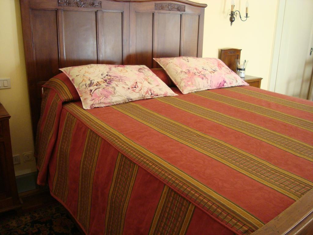 Castello Degli Angeli Hotel Carobbio degli Angeli Room photo