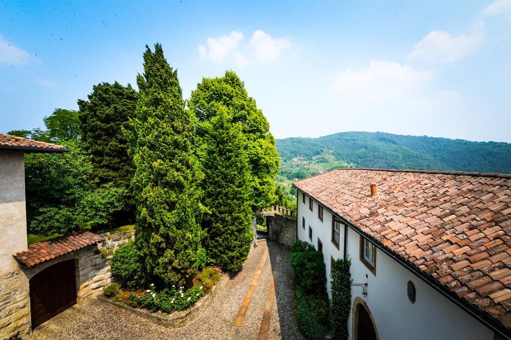 Castello Degli Angeli Hotel Carobbio degli Angeli Exterior photo